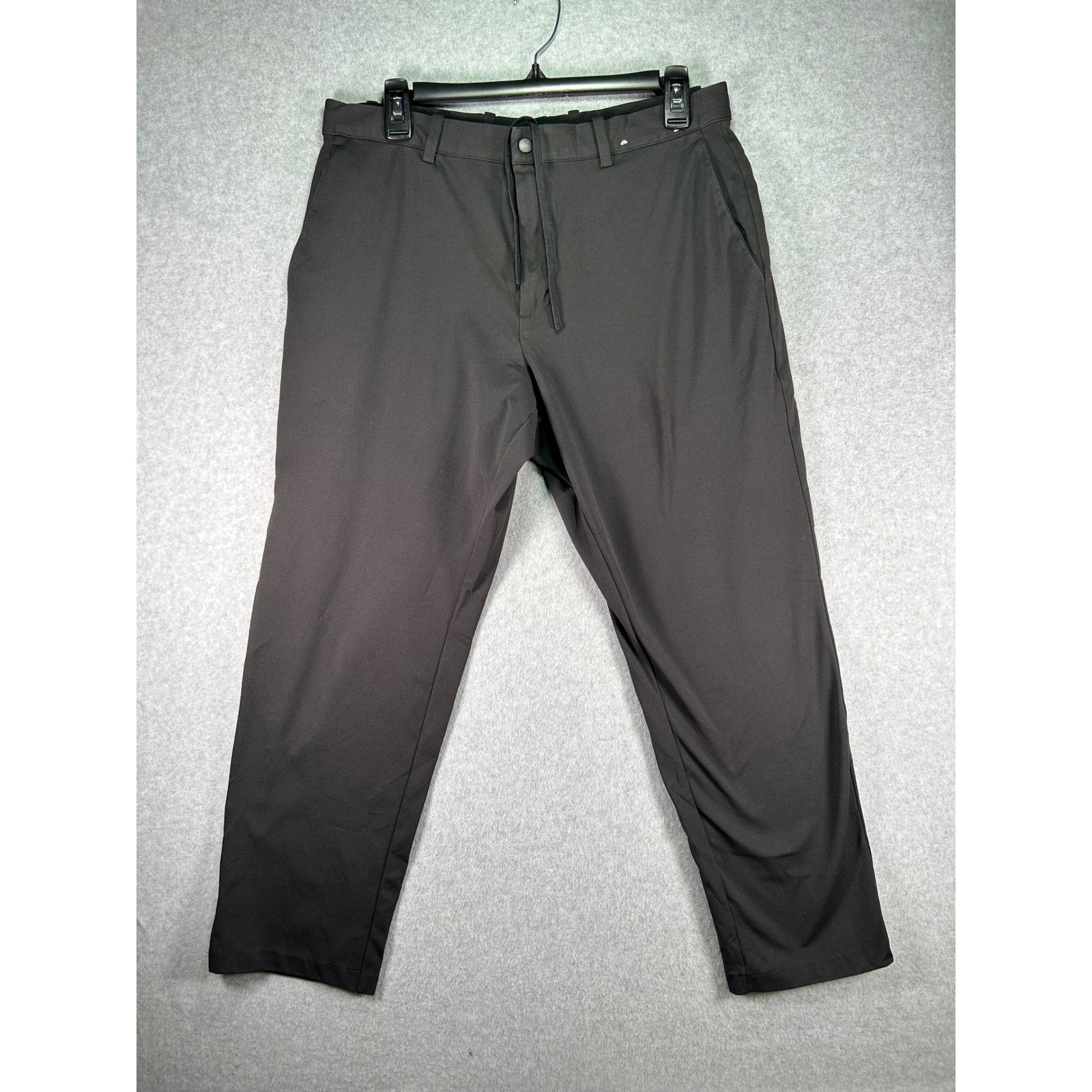 Uniqlo Ultra Light Pants Mens Medium Black Drawstring Tapered Tech 321-443688 Uniqlo Ultra Light Pants Mens Medium Black Drawstring Tapered Tech 321-443688