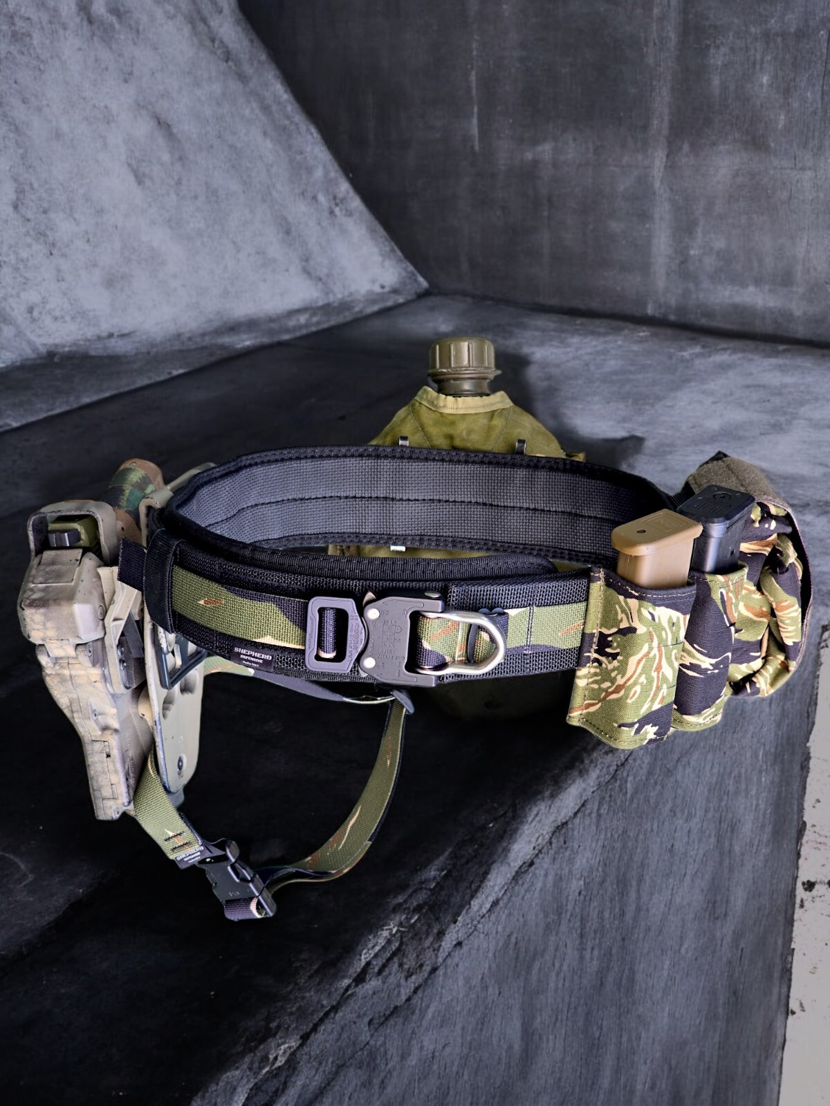 ⚡ TITAN WAR BELT - MOLLE BATTLE BELT - WITH NON-SLIP PAD & USA RAPTOR BUCKLE