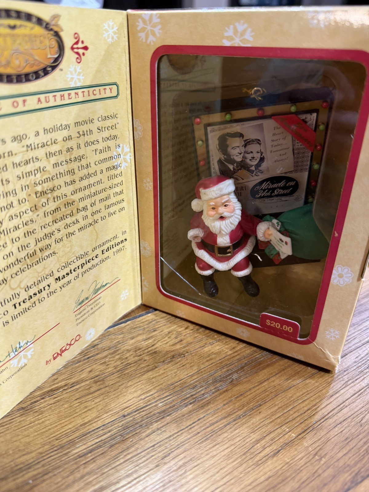 1997 Enesco Christmas Ornament Santa & MIRACLE ON 34TH STREET film NEW 1997 Enesco Christmas Ornament Santa & MIRACLE ON 34TH STREET film NEW