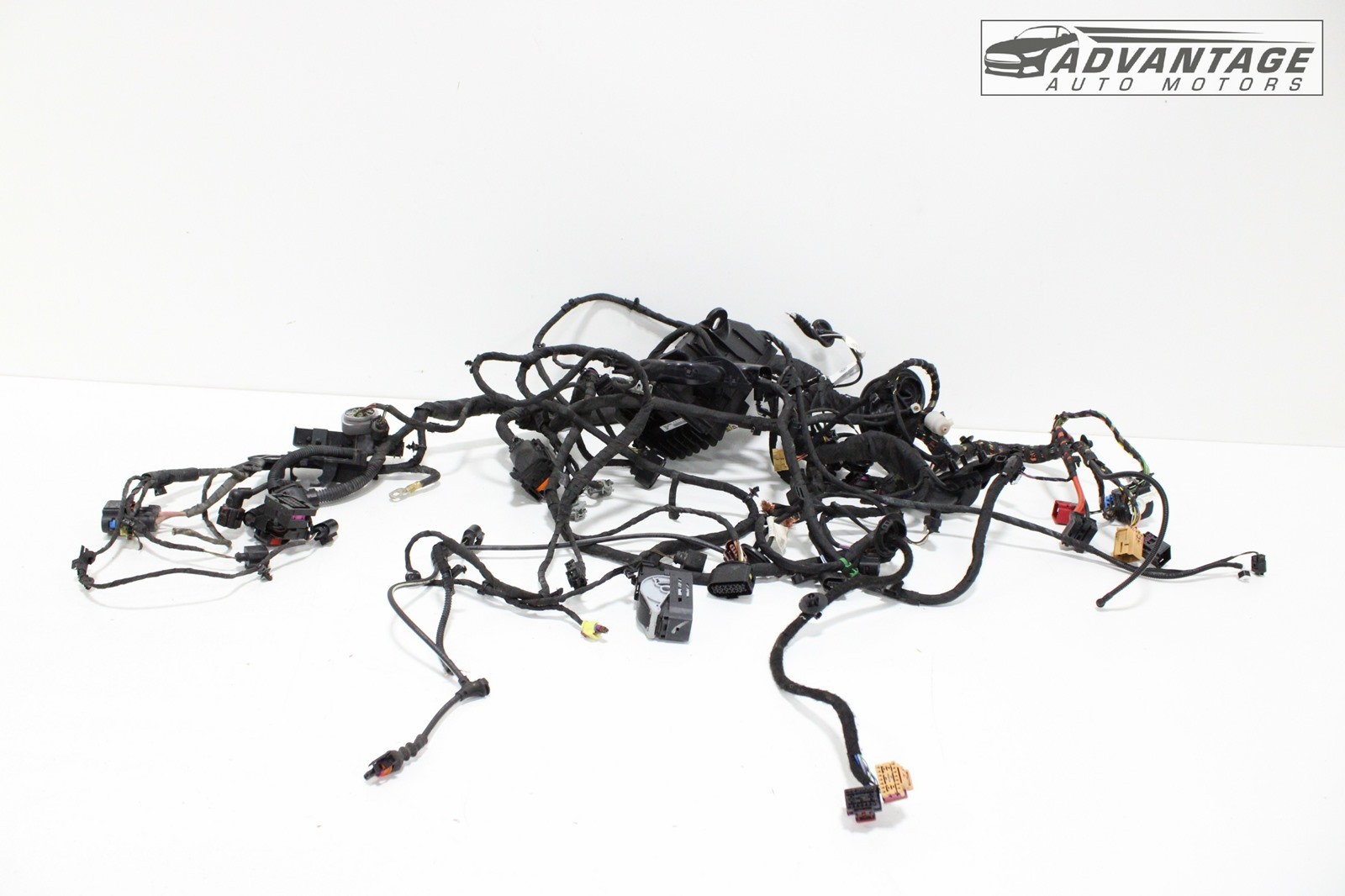 2018-21 VOLKSWAGEN ATLAS 3.6L ENGINE BAY ROOM MAIN WIRING HARNESS & FUSE BOX OEM