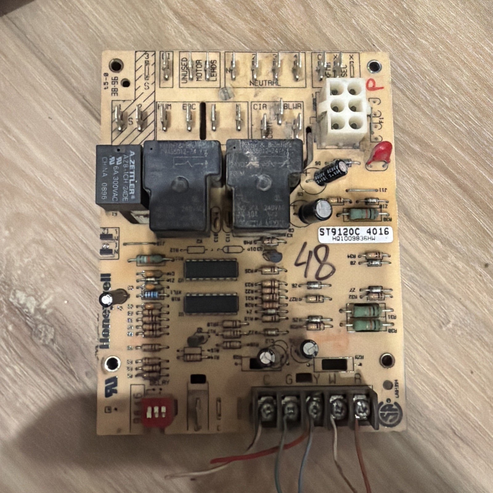 Furnace Control Board Honeywell ST9120C4016 Furnace Control Board Honeywell ST9120C4016