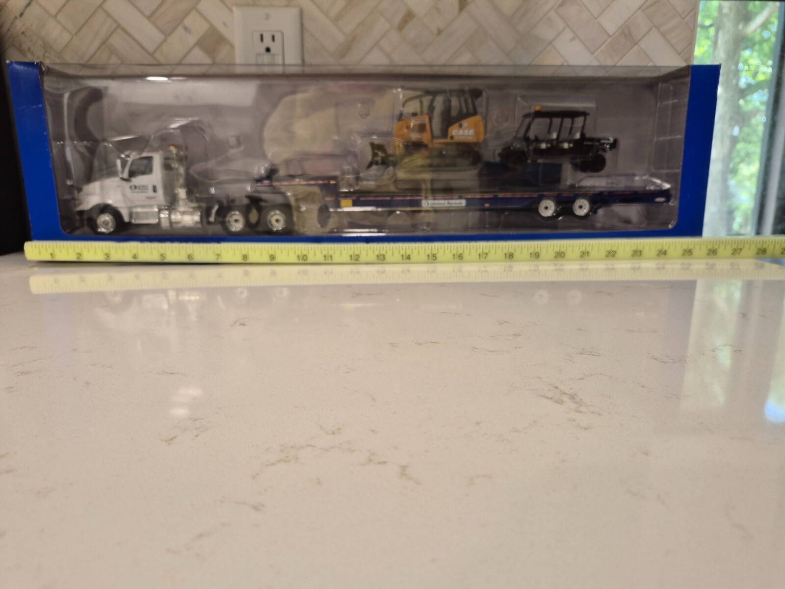 Freightliner Cascadia XVI 194140 Landoll, Trailer, Case Dozer , UTV 4x4 Freightliner Cascadia XVI 194140 Landoll, Trailer, Case Dozer , UTV 4x4