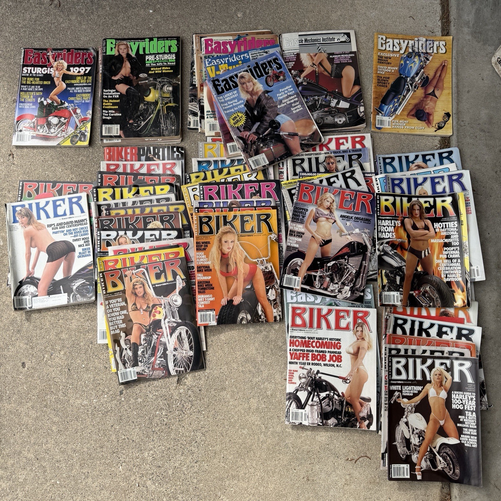 Lot of 60 Vintage 1992-2004 Easyriders Magazines With David Mann Art Vtg Mint