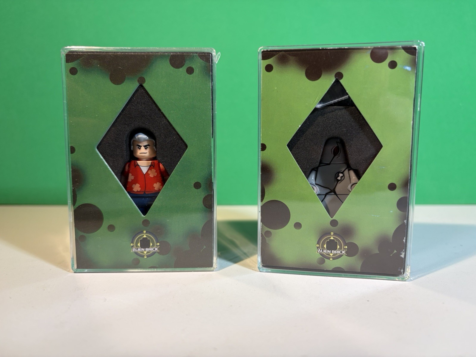 Custom Lego Alien Brick Ben 10 Classic Series Ghostfreak and Grandpa Max Minifig Custom Lego Alien Brick Ben 10 Classic Series Ghostfreak and Grandpa Max Minifig