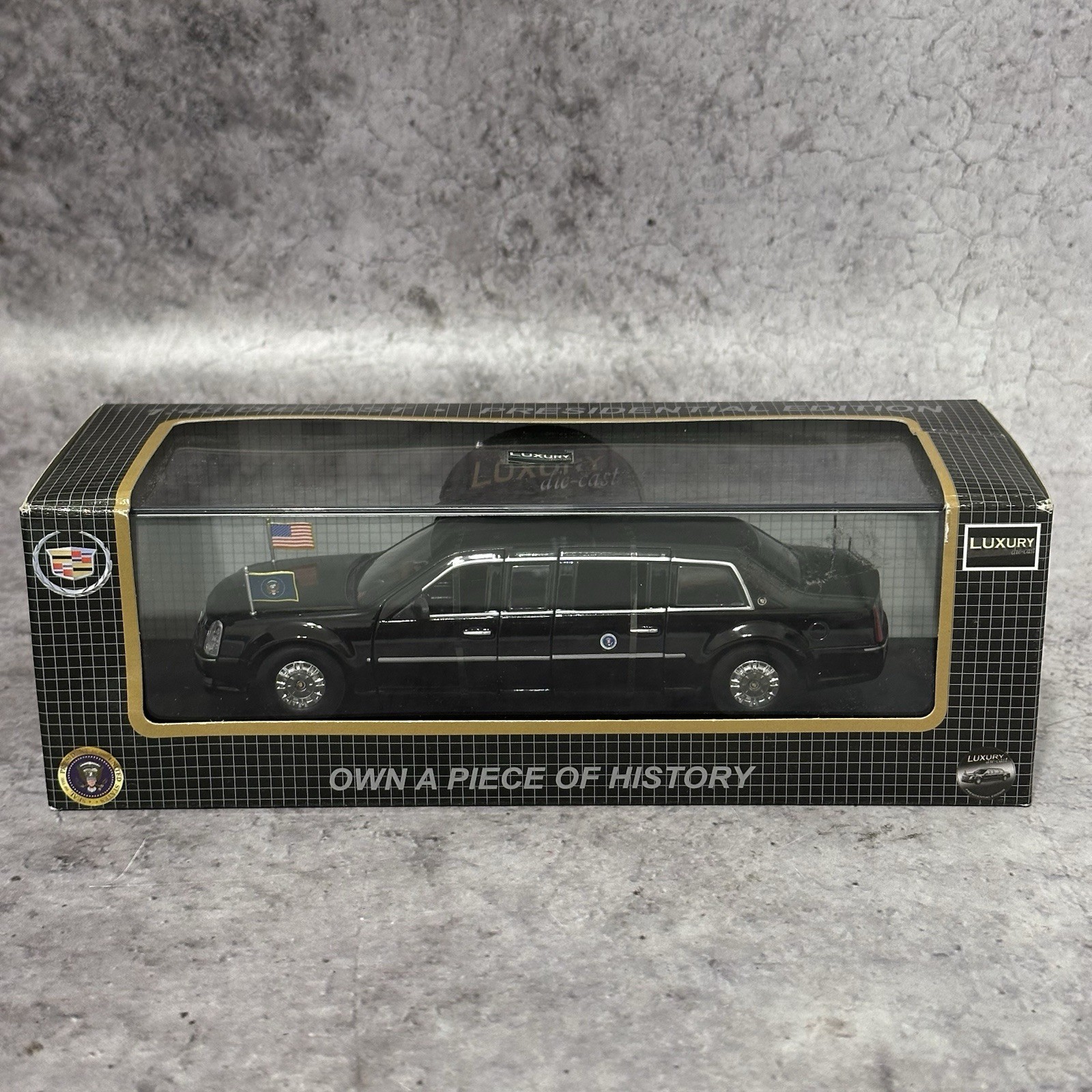CADILLAC PRESIDENTIAL LIMOUSINE 2009 1:43 Luxury DIECAST SCALE MODEL NIP Rare