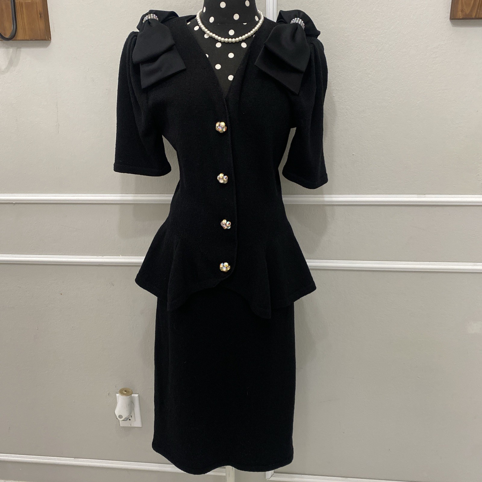 Vintage Adolfo For Saks Fifth Avenue Black Bow Top And Skirt Set Size 4 Vintage Adolfo For Saks Fifth Avenue Black Bow Top And Skirt Set Size 4