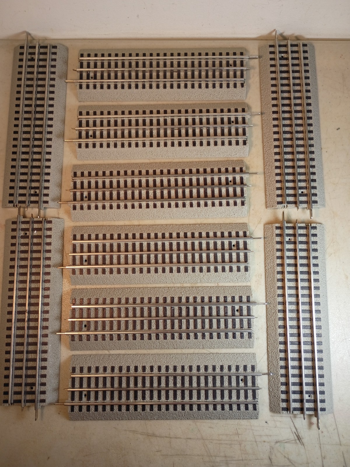 Lionel Trains 6-12032 Fastrack 10 Sections of 10 Lionel Trains 6-12032 Fastrack 10 Sections of 10
