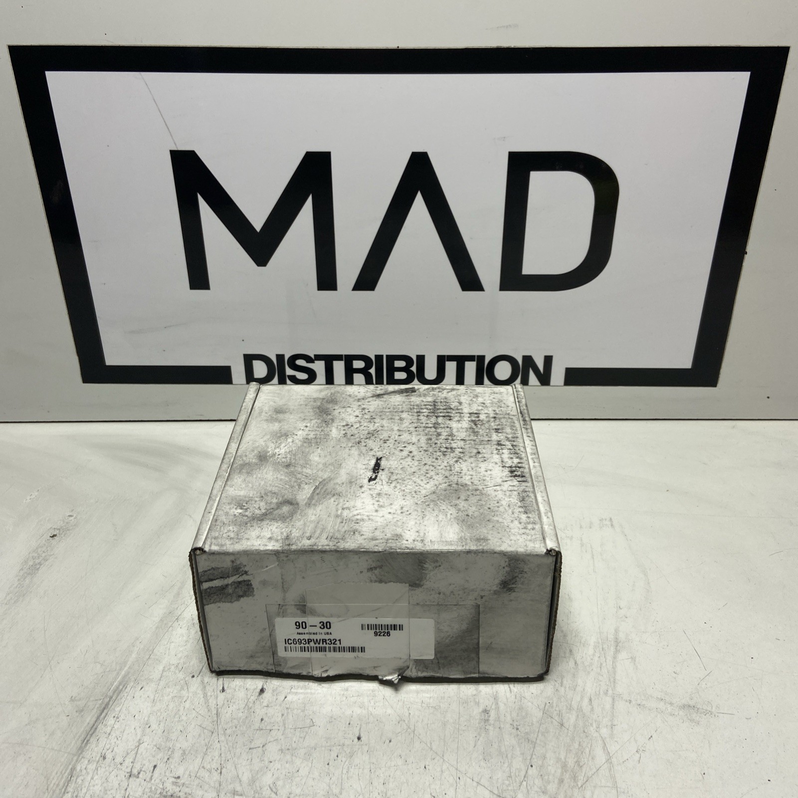 New In Box GE FANUC IC693PWR321 Power Supply New In Box GE FANUC IC693PWR321 Power Supply