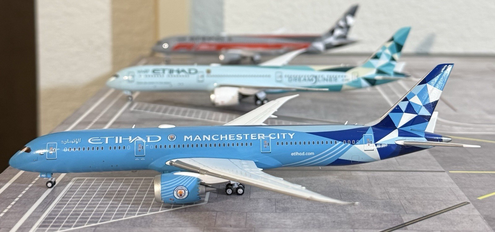 JC Model Etihad Airways Boeing 787-9 \ JC Model Etihad Airways Boeing 787-9 \