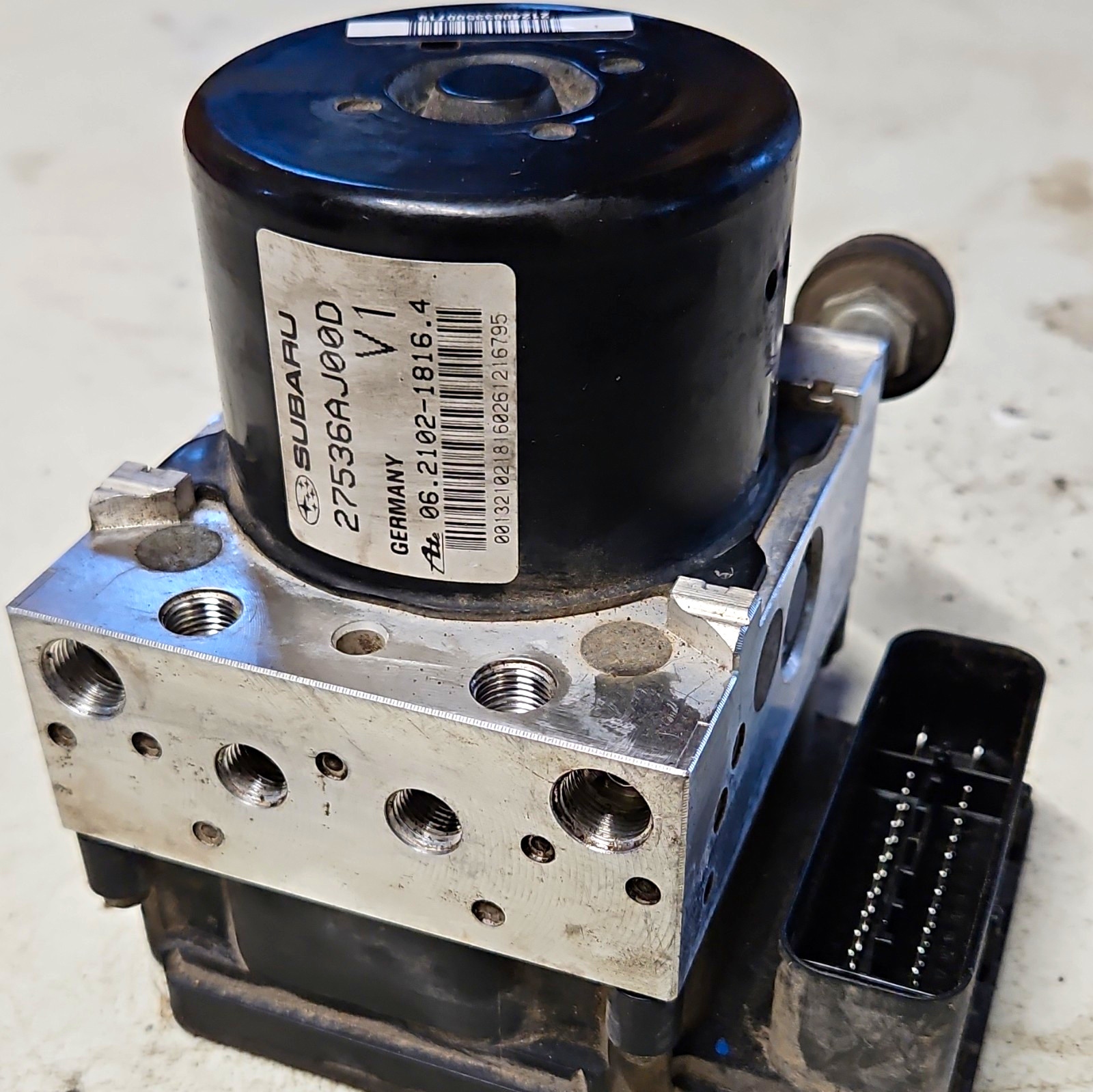 2011-2012 SUBARU LEGACY ABS Control Module Anti Lock Brake Pump Assembly OEM 2011-2012 SUBARU LEGACY ABS Control Module Anti Lock Brake Pump Assembly OEM
