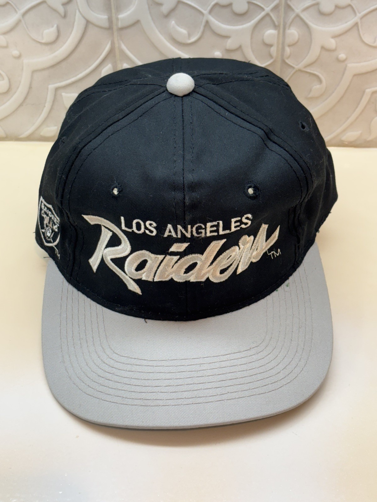 Vintage Sports Specialties “The Twill” Los Angeles Raiders Snapback GREAT SHAPE Vintage Sports Specialties “The Twill” Los Angeles Raiders Snapback GREAT SHAPE