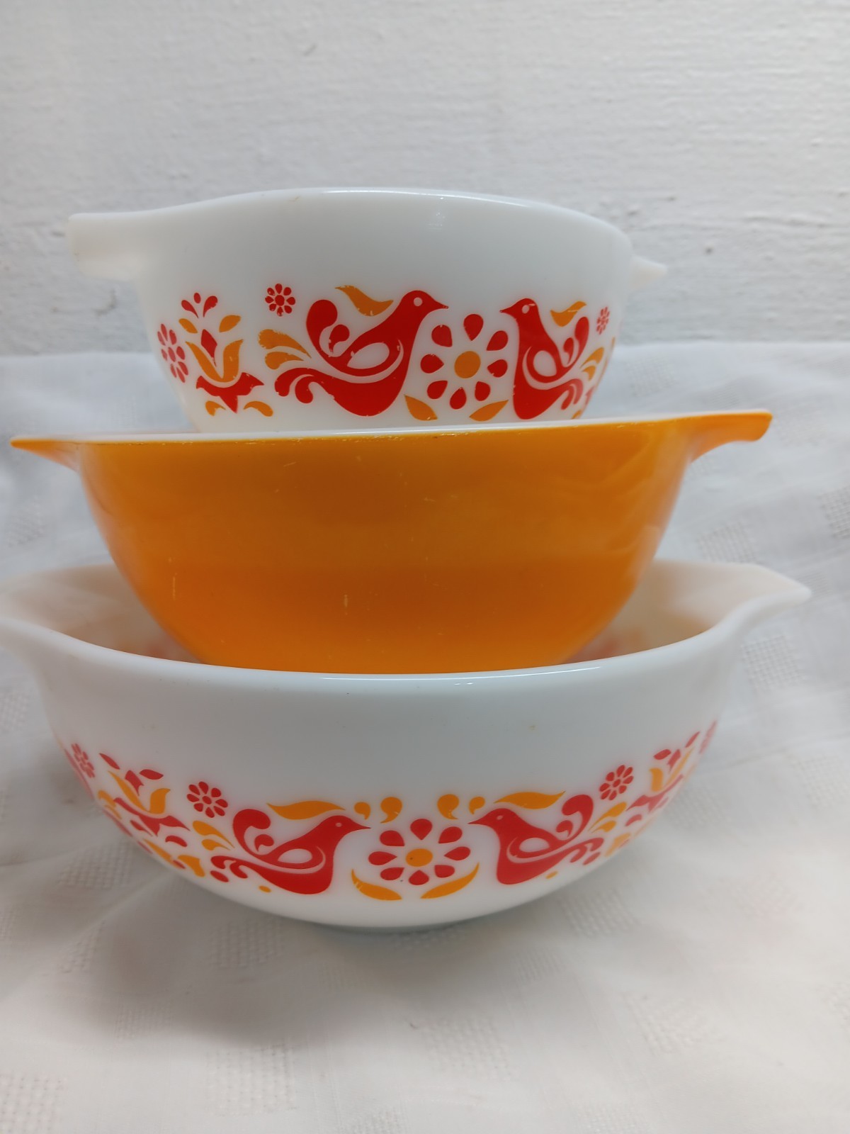 Pyrex Friendship Nesting Cinderella Mixing Bowls 441,442,443 Reds Orange Birds Pyrex Friendship Nesting Cinderella Mixing Bowls 441,442,443 Reds Orange Birds
