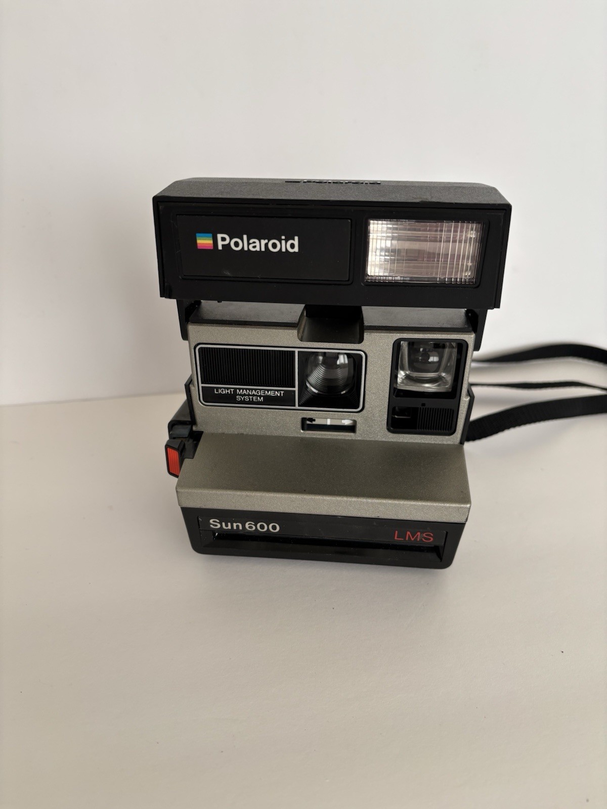 Vintage Polaroid Sun 600 LMS Instant Film Camera with Strap Untested