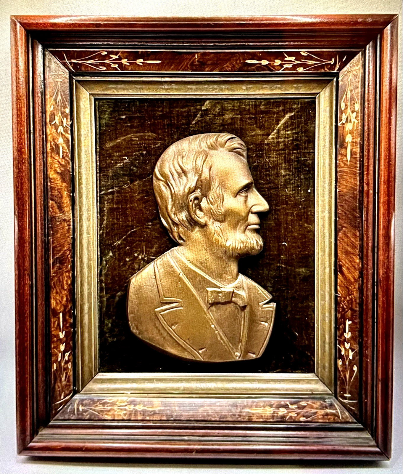ANTIQUE ABRAHAM LINCOLN BUST HIGH RELIEF COPPER FELT BACK EASTLAKE FRAME C1907