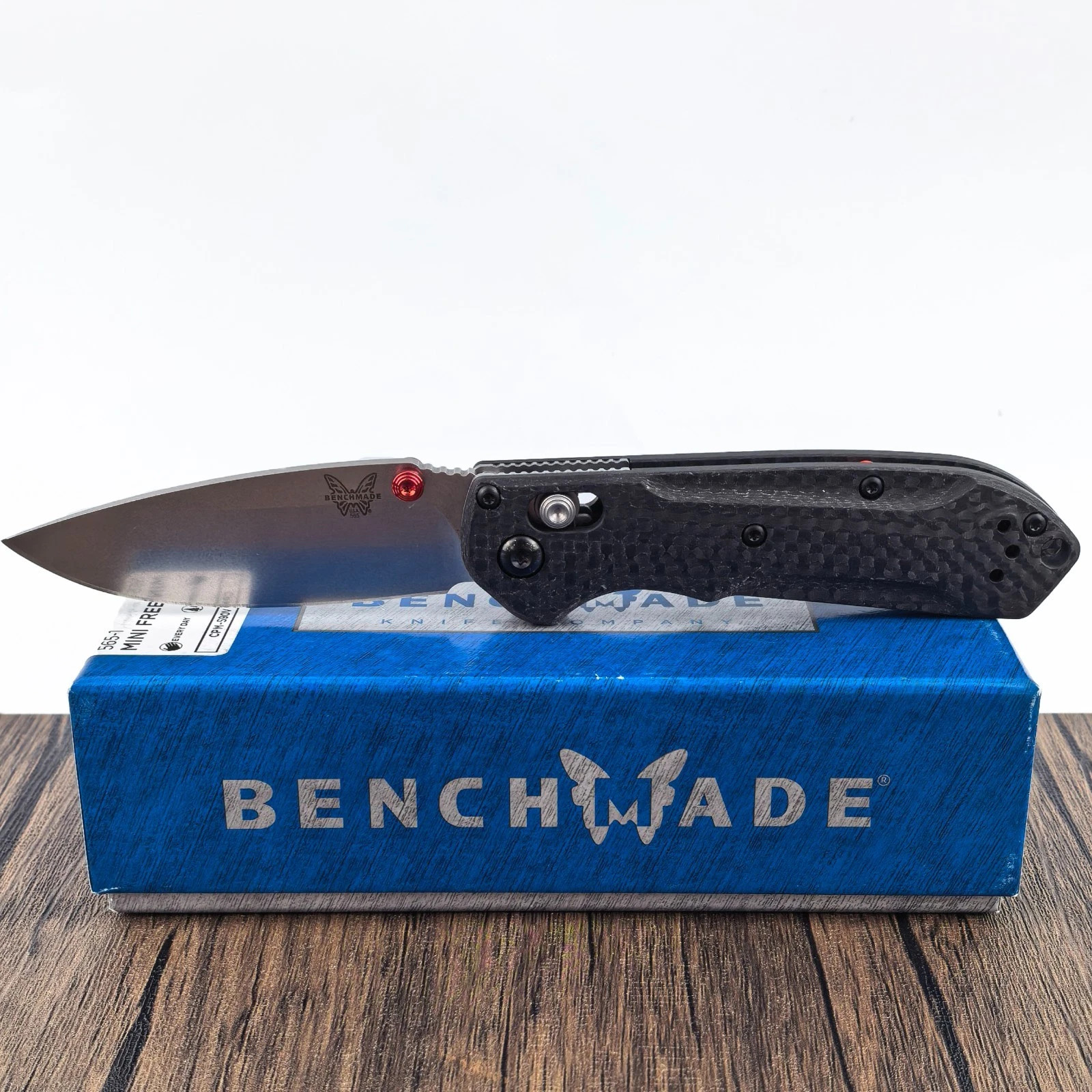 Benchmade Knives 565-1 Mini Freek Carbon Fiber Handle S90V BLADE Folding Knife--