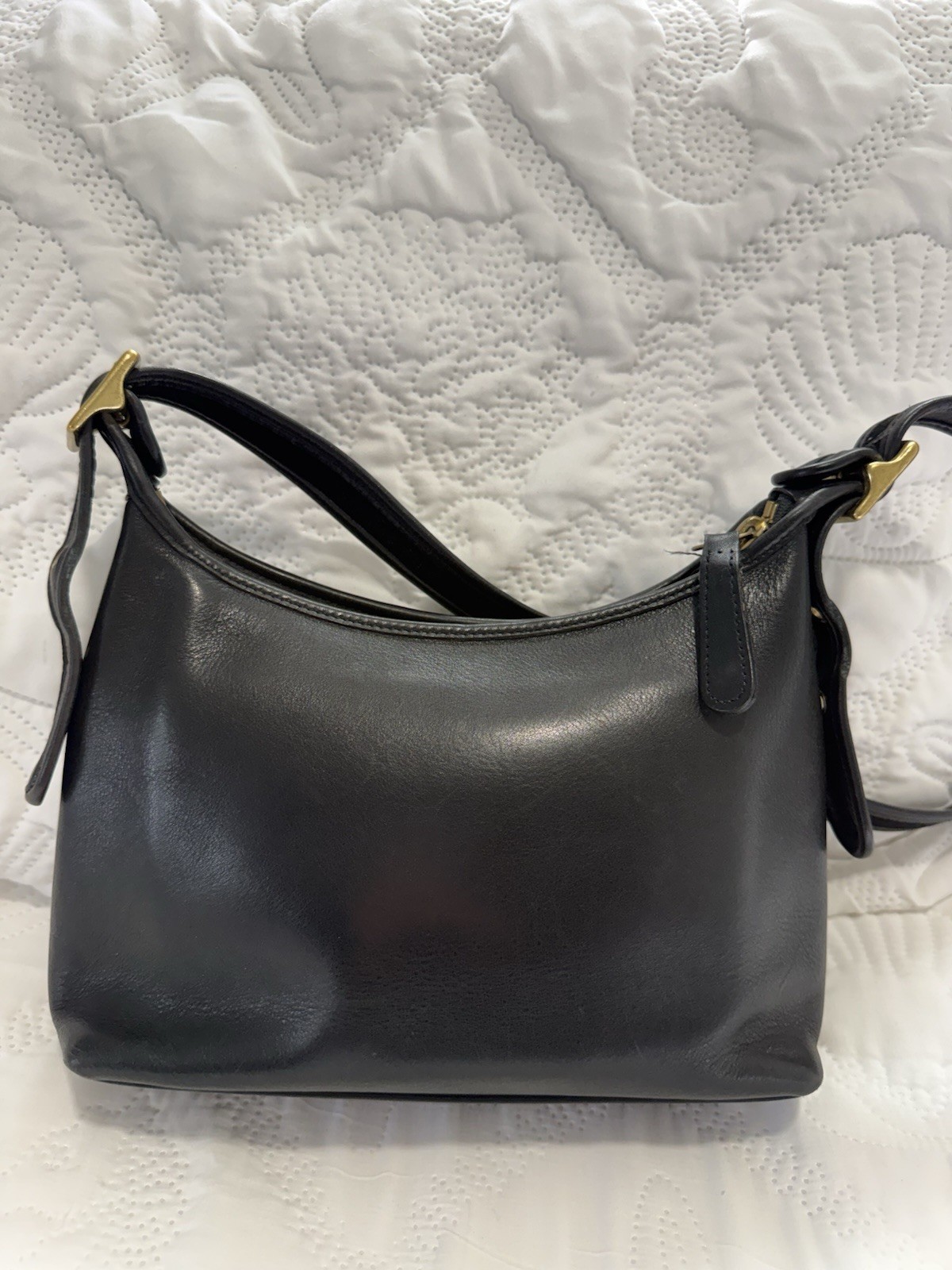 Vintage Coach Legacy Small Pocket Zip Hobo 9136 Black Leather Y2K Vintage Coach Legacy Small Pocket Zip Hobo 9136 Black Leather Y2K
