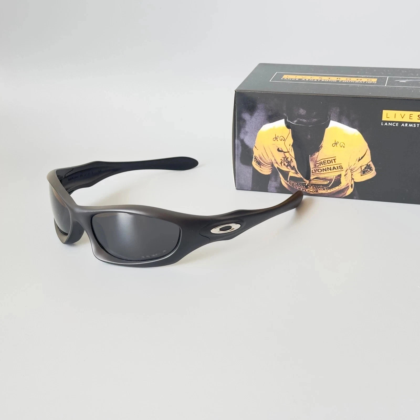 Oakley Monster Dog 00s Vintage Sunglasses Black Lenses/Matte Frames Oakley Monster Dog 00s Vintage Sunglasses Black Lenses/Matte Frames