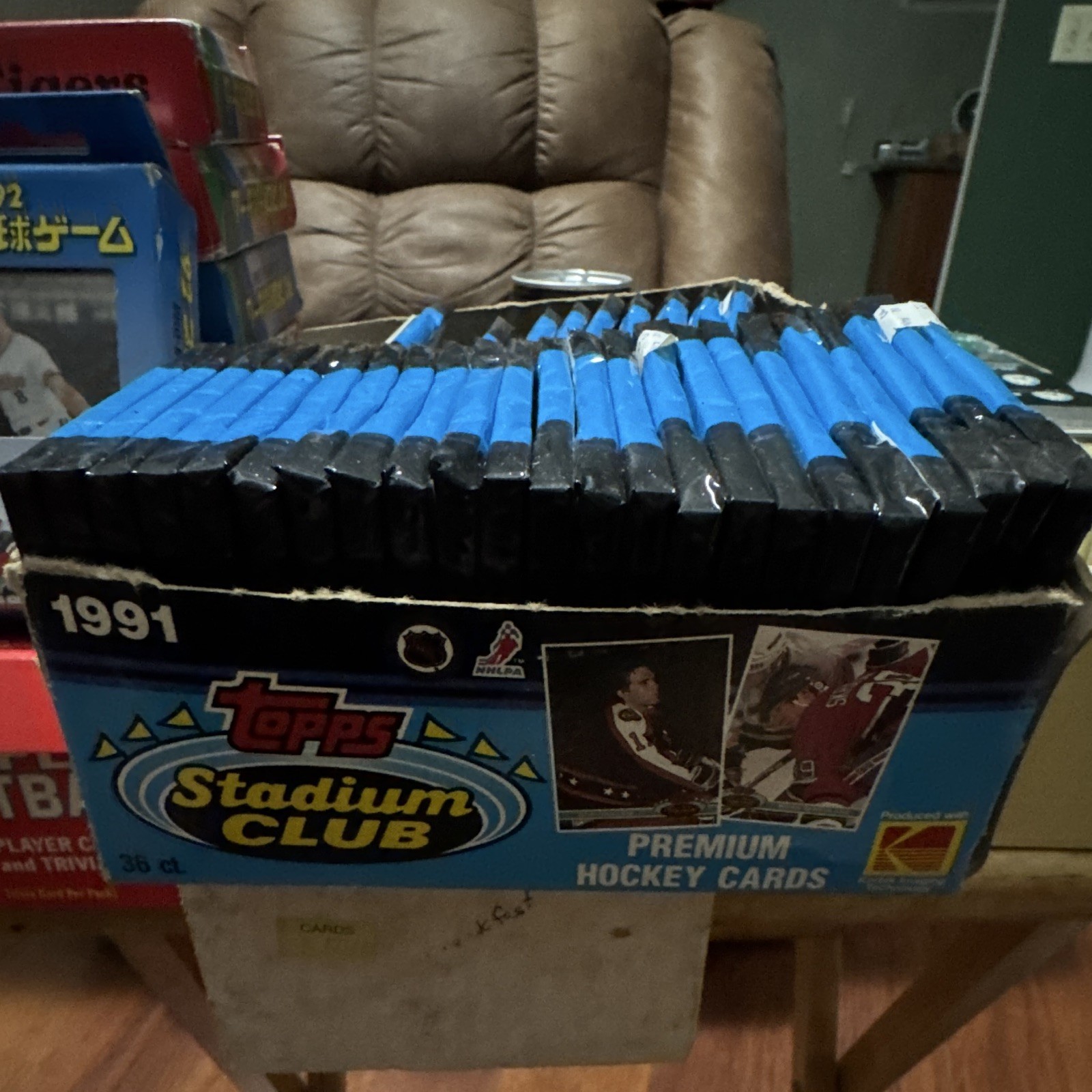 Topps 1991 Stadium Club NHL Hockey 12-Card Pack Lot (36 Packs) Vintage Topps 1991 Stadium Club NHL Hockey 12-Card Pack Lot (36 Packs) Vintage
