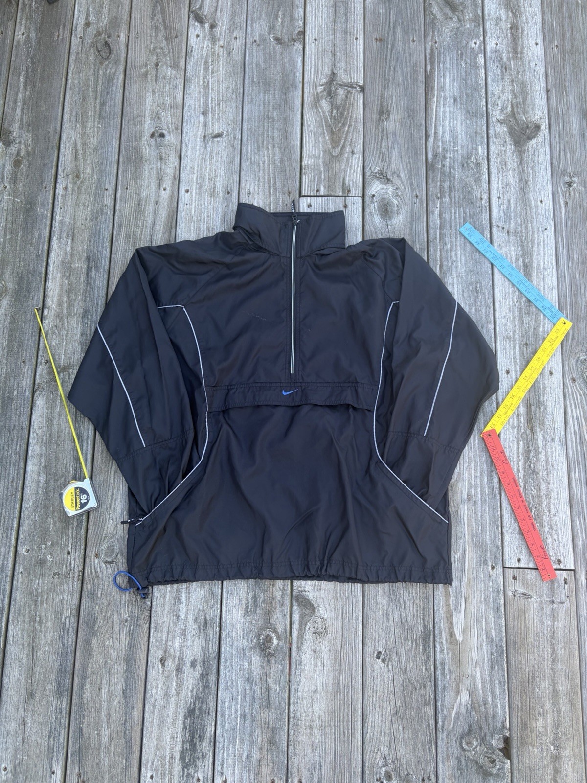Vintage 90’s center swoosh silver tag Nike black windbreaker Vintage 90’s center swoosh silver tag Nike black windbreaker