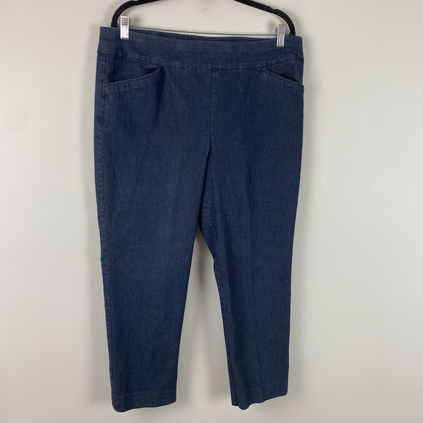 Chicos Perfect Stretch Pull On Ankle Pants Size 2.5 US 14 Denim Pockets