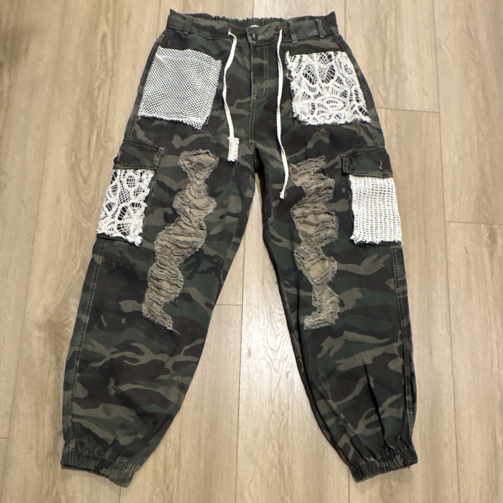 POL Clothing Women\'s Size M Distressed Camo Lace Patchwork Joggers Cargo Pants