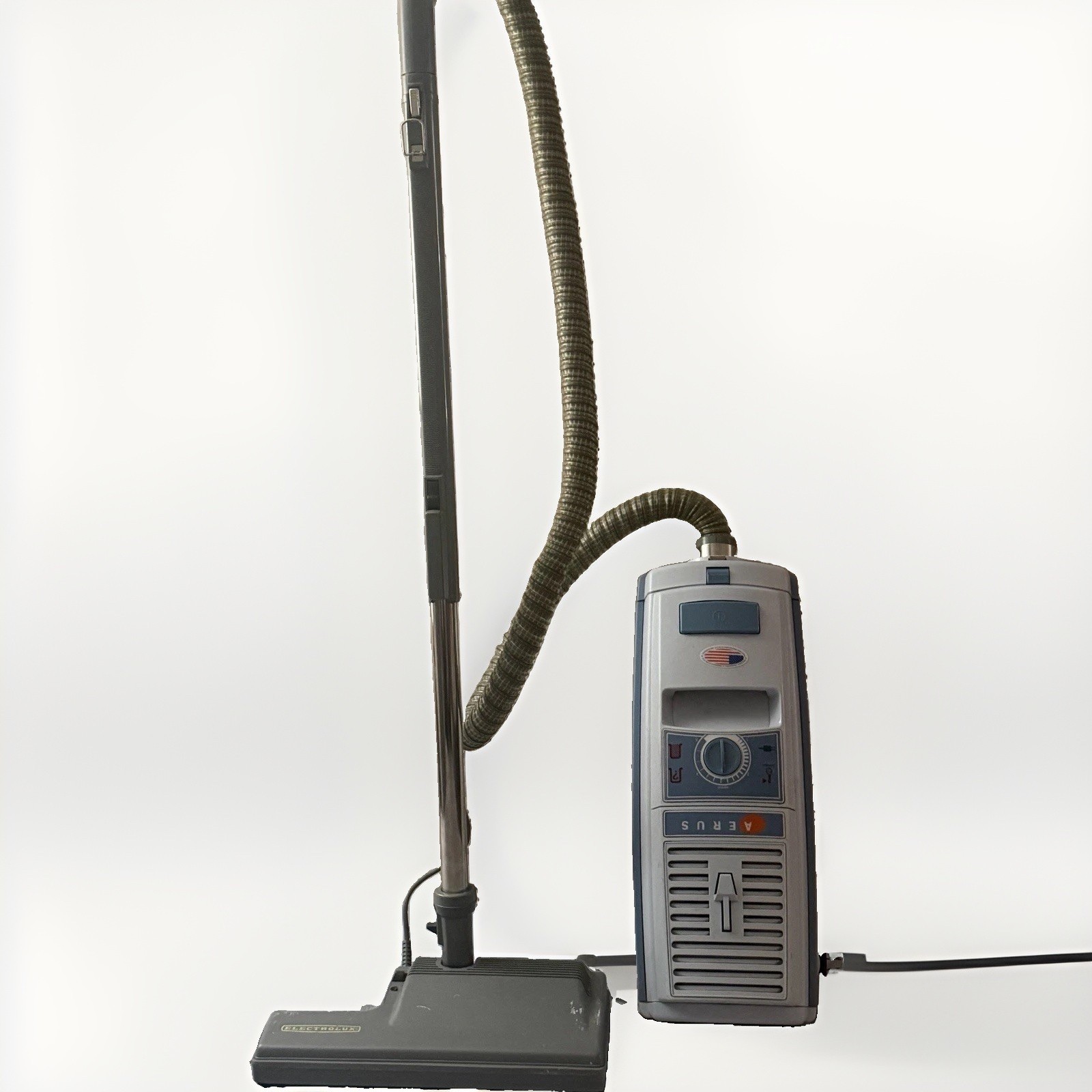 Electrolux Aerus Lux 5500 C152C  Canister Vacuum W/ Hose GREAT Condition 2005