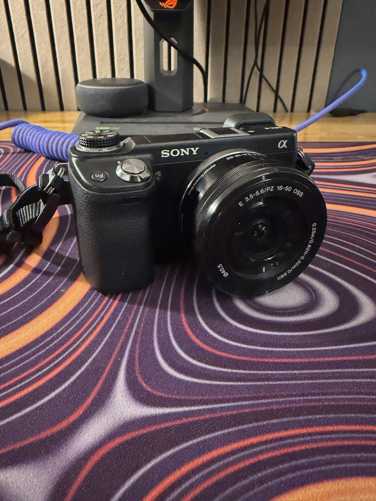 Sony NEX-6 Mirrorless Camera Slightly Used 16-50mm Black Lens Kit READ