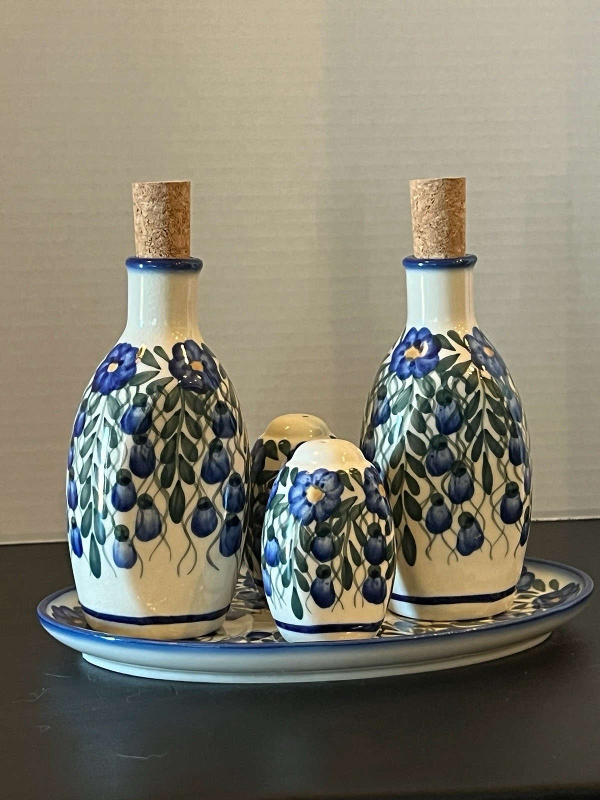 Boleslawiec Polish Pottery UNIKAT Oil/Vinegar & Salt/Pepper Set with Tray Signed