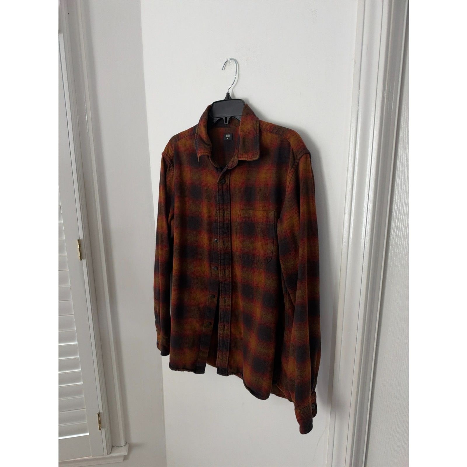 Uniqlo Fall Brown Button Down Size Medium