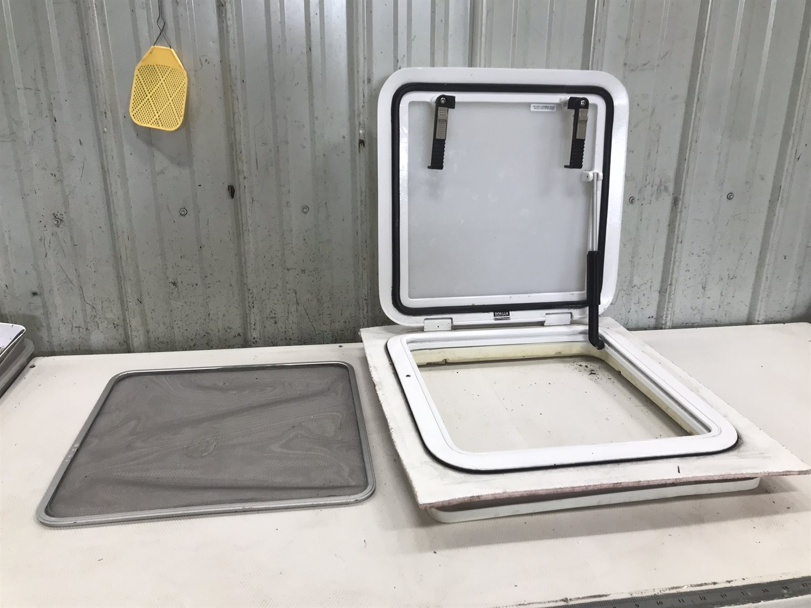 03 Caravelle Bowrider Boat Bomar 92025969 Square window Deck Hatch Screen Lid