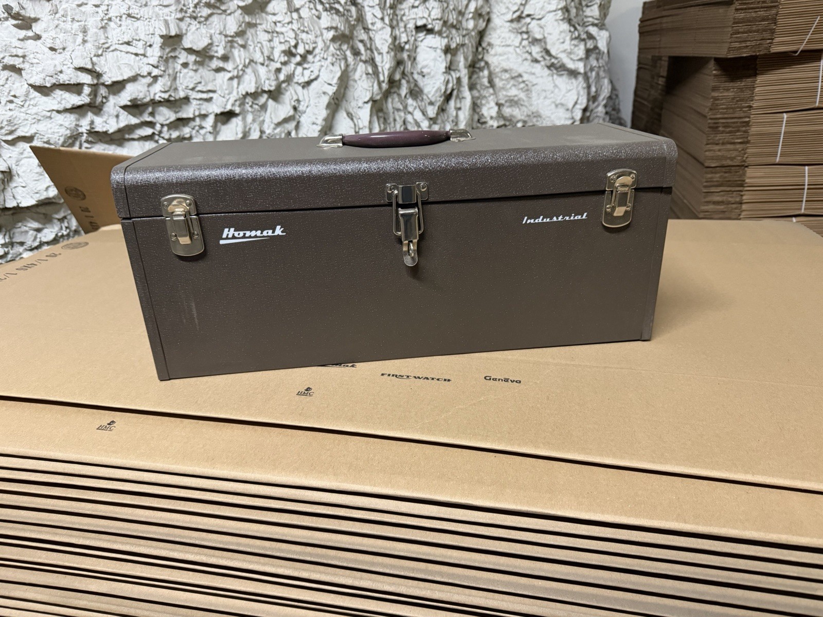 Homak BW00200240 Industrial Steel Tool Box 24\ Homak BW00200240 Industrial Steel Tool Box 24\