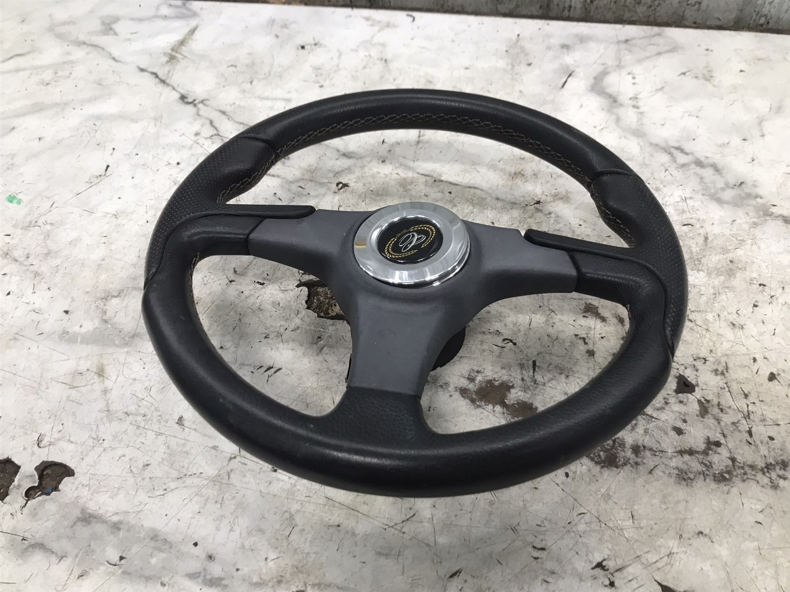 01 Cobalt 226 Boat steering wheel
