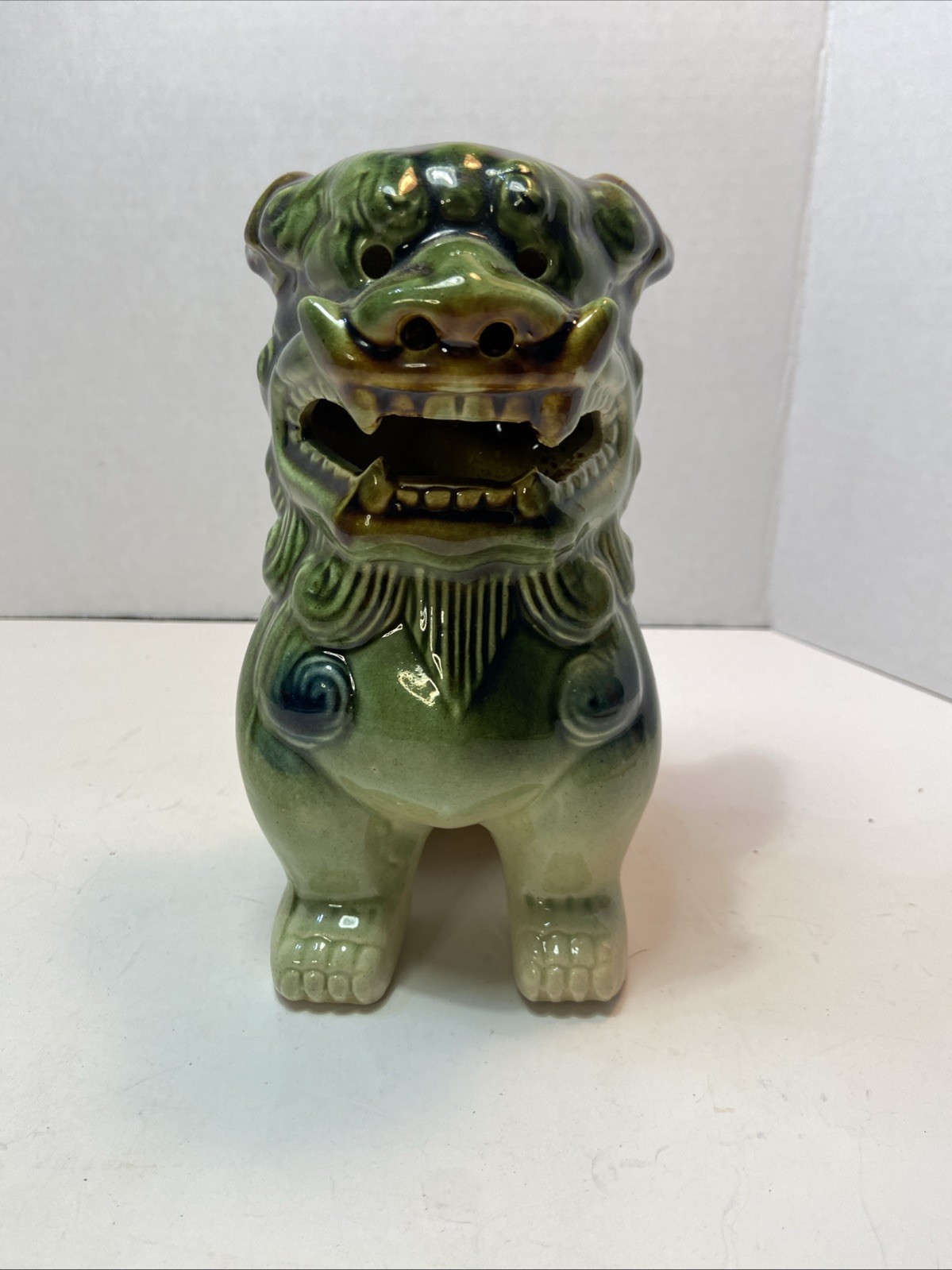 Chinese Guardian Lion Vintage Ceramic Foo Dog Shishi/Shisa. Mythical Lion- Like. Chinese Guardian Lion Vintage Ceramic Foo Dog Shishi/Shisa. Mythical Lion- Like.