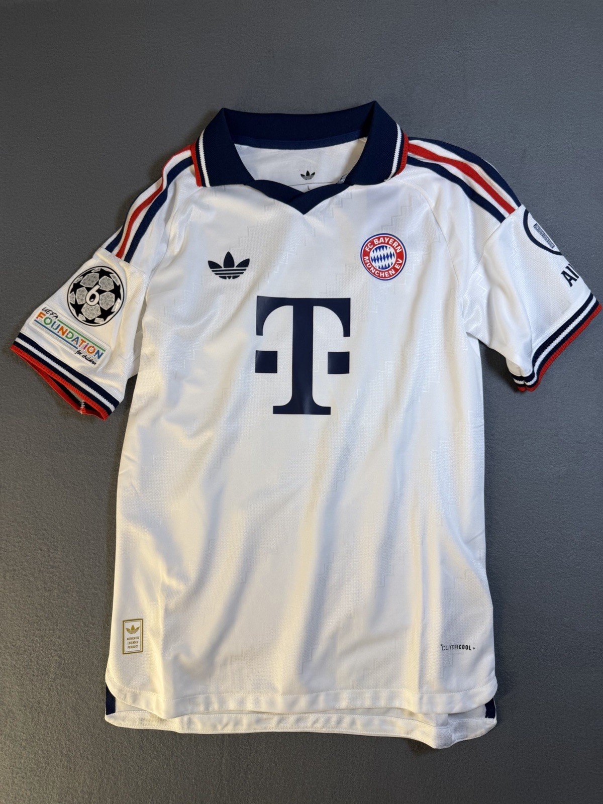adidas Bayern Munich Harry Kane #9 White/Navy/Red Soccer Jersey Size L
