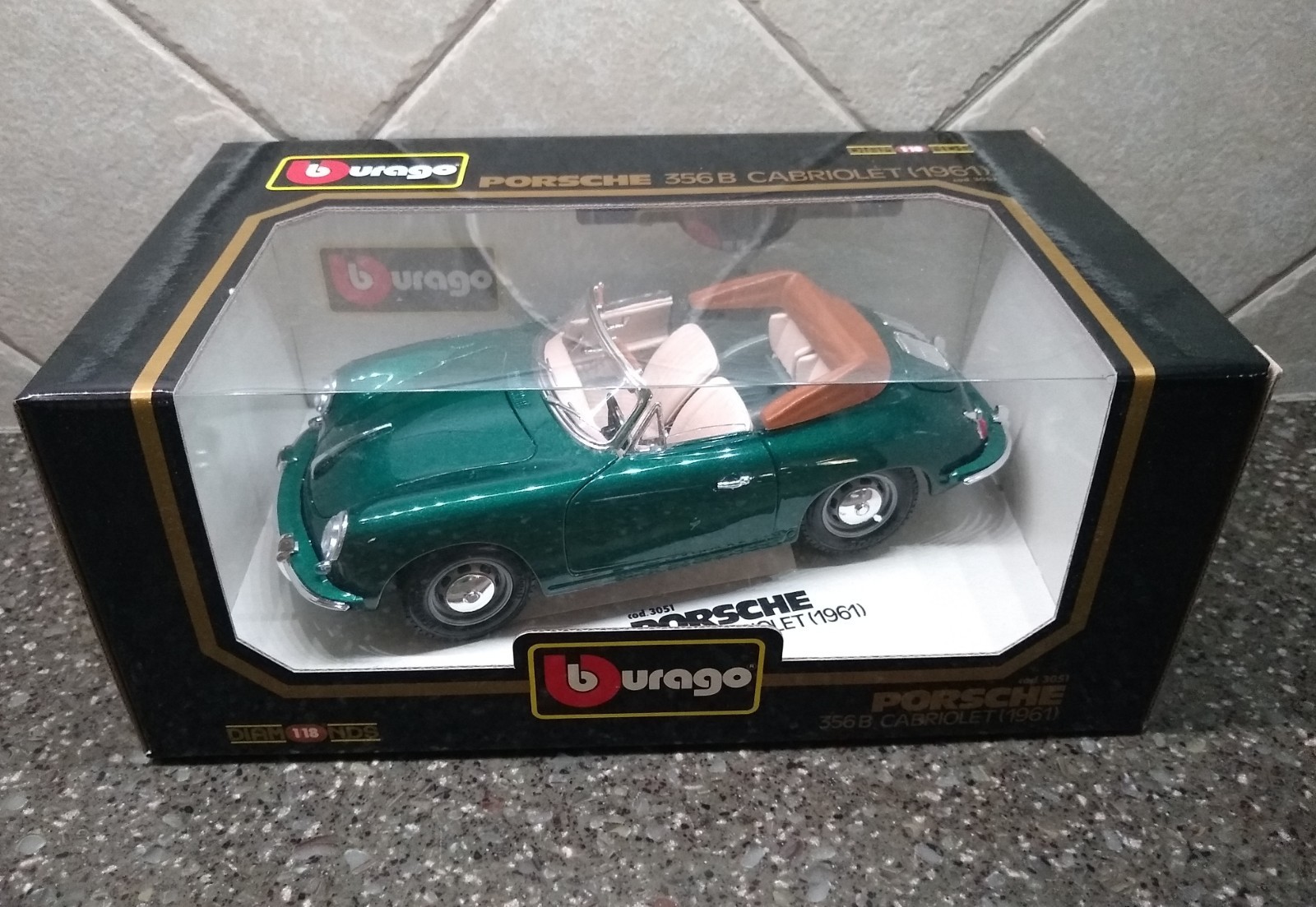NEW BBURAGO DIAMONDS 1/18 SCALE 1961 GREEN PORSCHE 356B CABRIOLET  3051