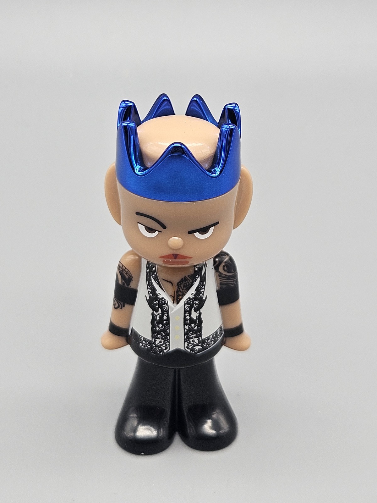 2026 WWE Ghostwrite Volume 1 The Rock Sapphire Crown  SP Case Hit /50
