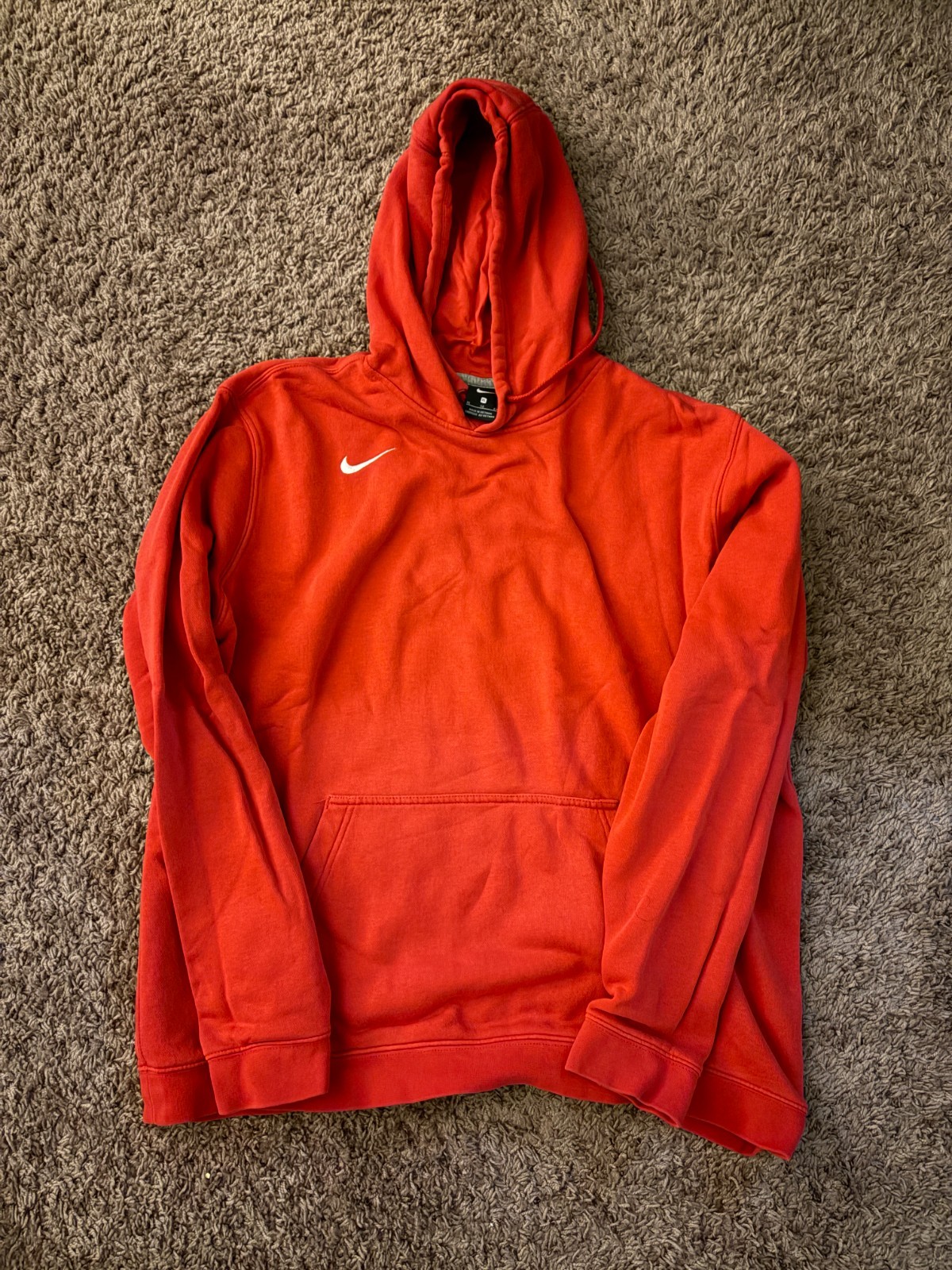 Nike Sportswear Club Men\'s Pullover Hoodie - Red, Size XL Nike Sportswear Club Men\'s Pullover Hoodie - Red, Size XL