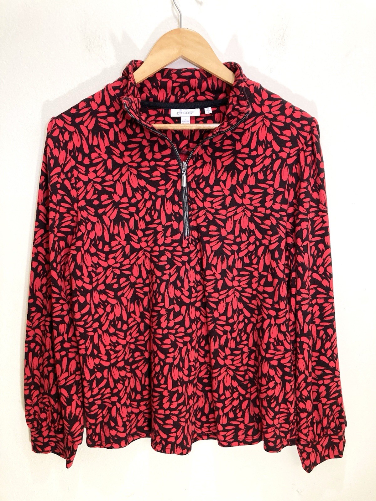 Chico’s Women’s Quarter Zip Top Size 2 Large Red