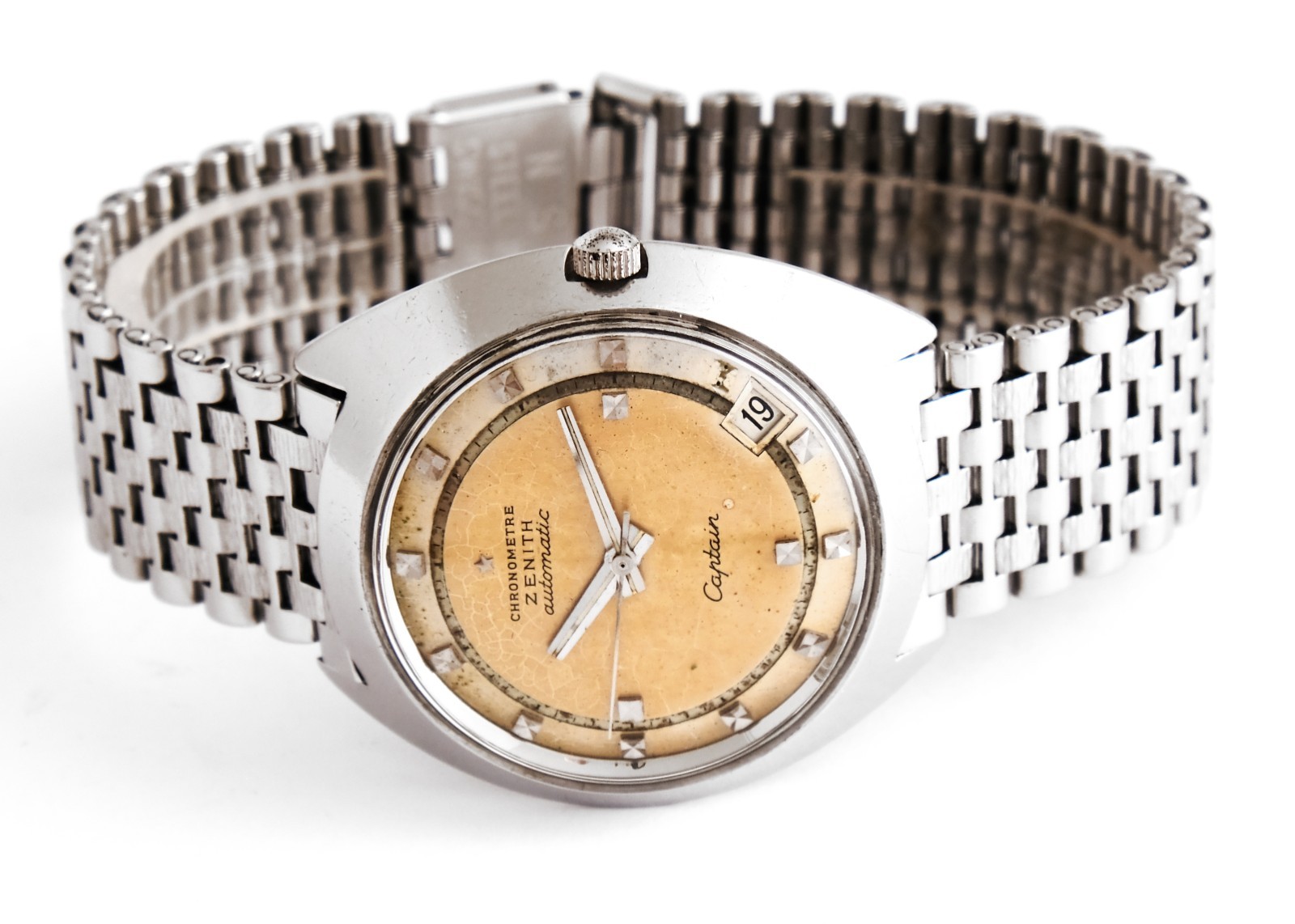 VINTAGE ZENITH  CAPTAIN  CHRONOMETE AUTOMATIC CALENDAR DIAL TROPICALIZED