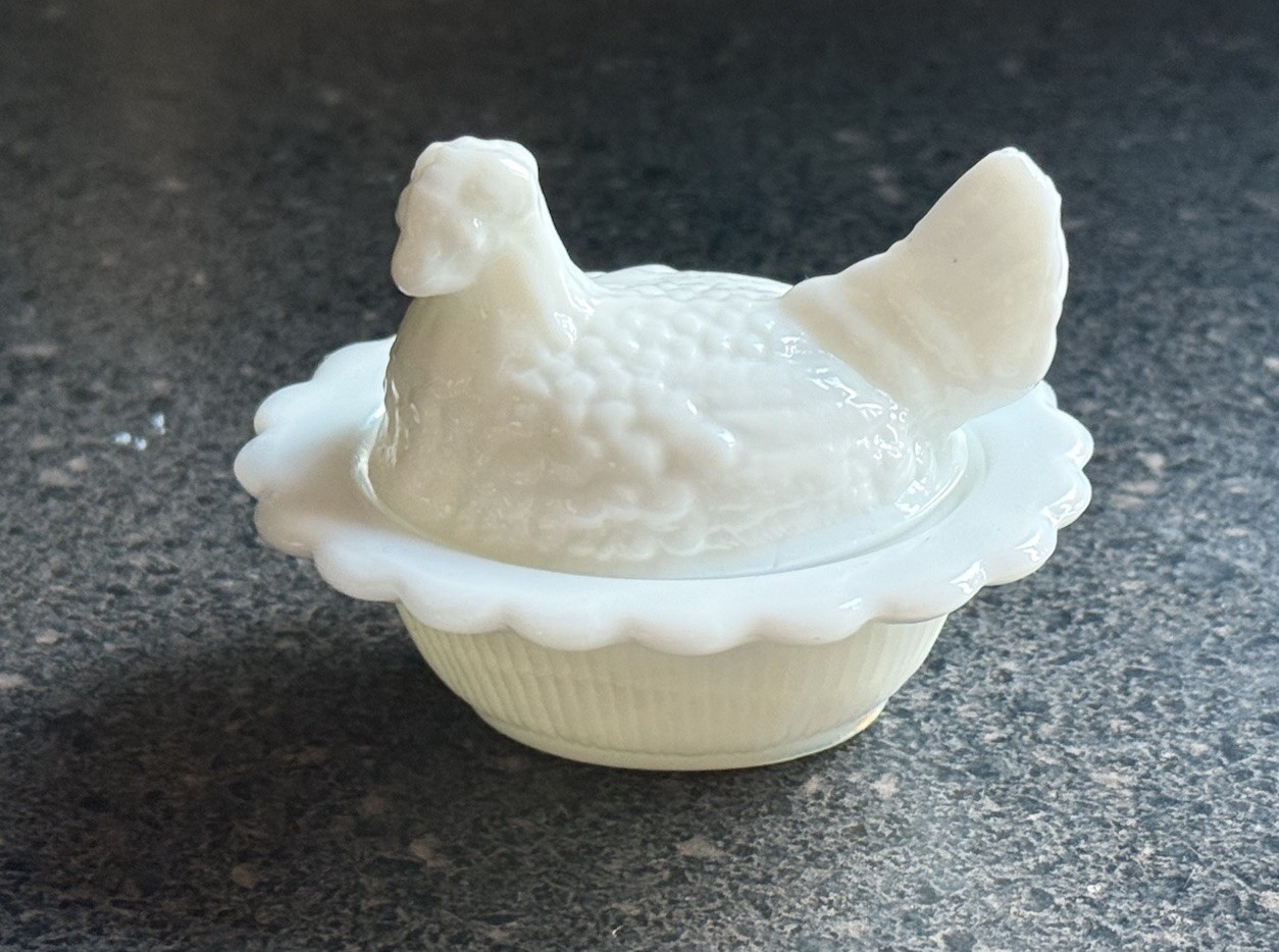 Mosser Glass USA Mini Hen on Nest MILK GLASS (White) - Salt Well 3\