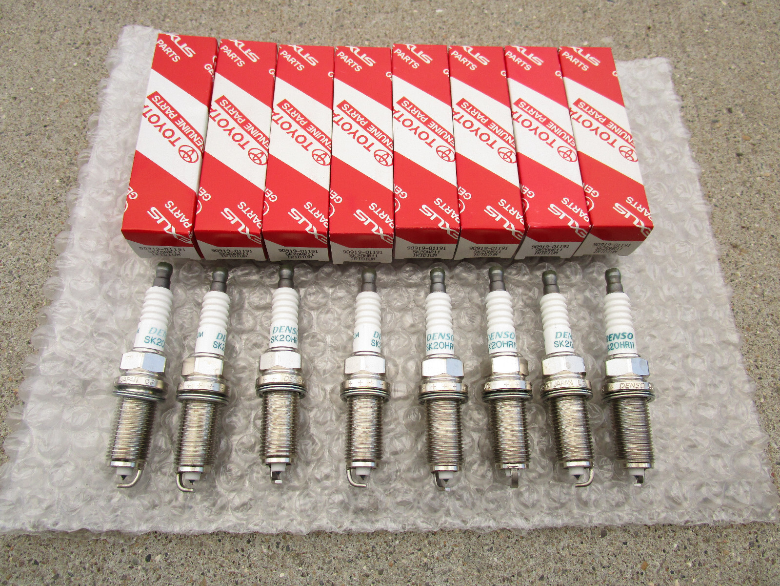 NEW Toyota genuine 90919-01191 ×8 Spark Plugs For Tundra Lexus 4.6L 5.7L OEM
