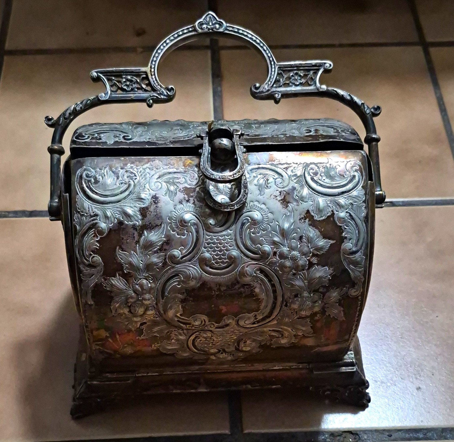 Antique Victorian James Deakin & Sons Silver Plated Biscuit Box Patent 6586 1880