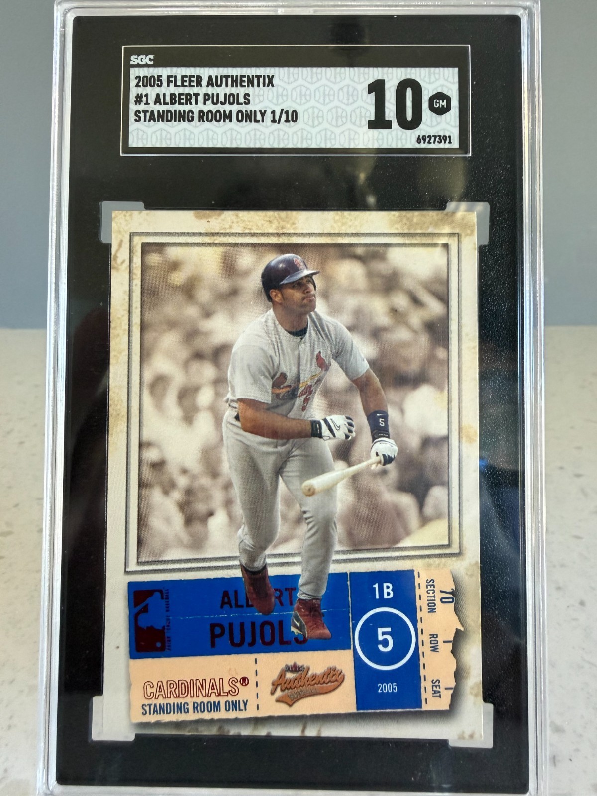 2005 Fleer Aithentix \'Standing Room Only\' Albert Pujols #1 serial 1/10 Gem Mint 