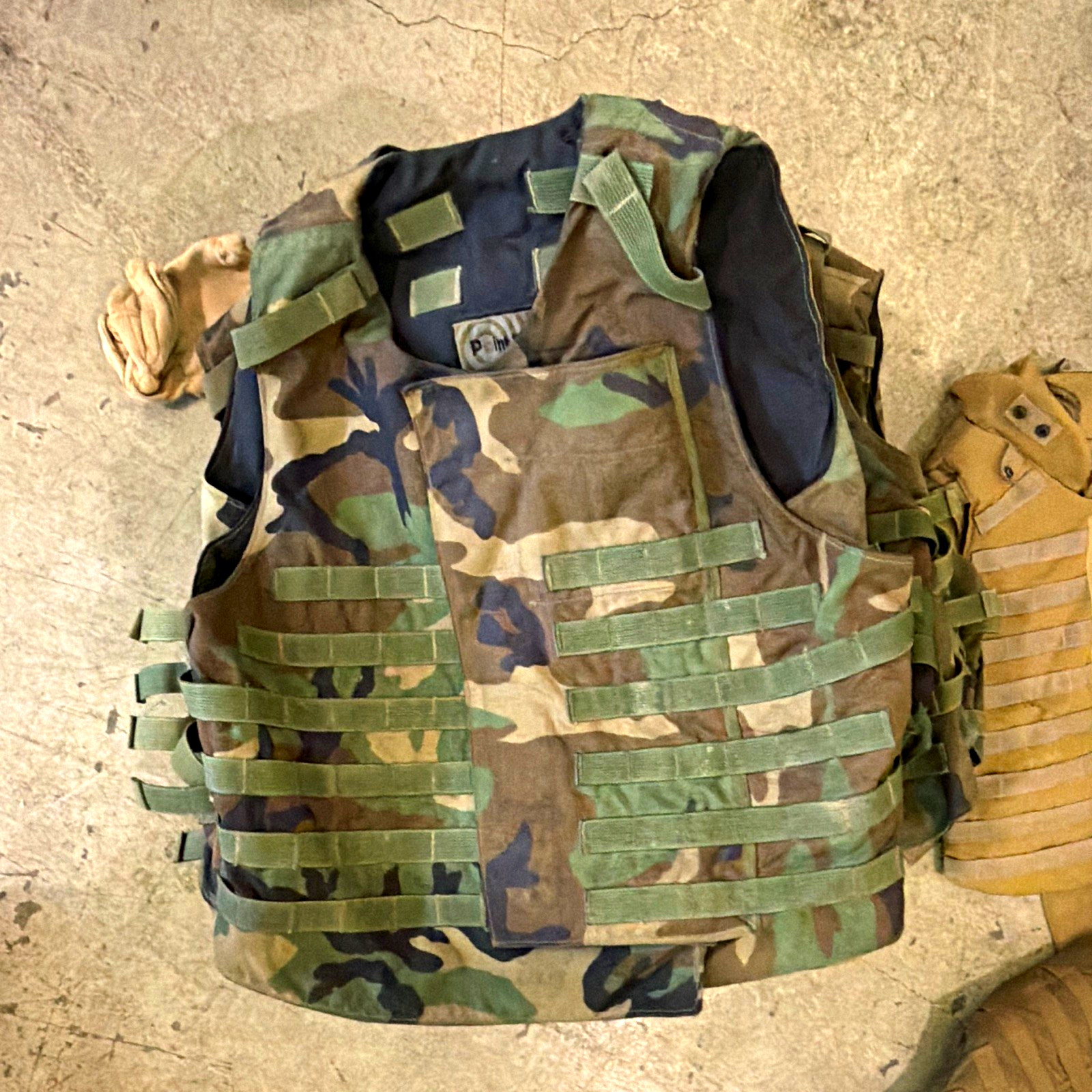Tactical MOLLE Vests Nylon Adjustable Large Woodland Camo & Tan Tactical MOLLE Vests Nylon Adjustable Large Woodland Camo & Tan