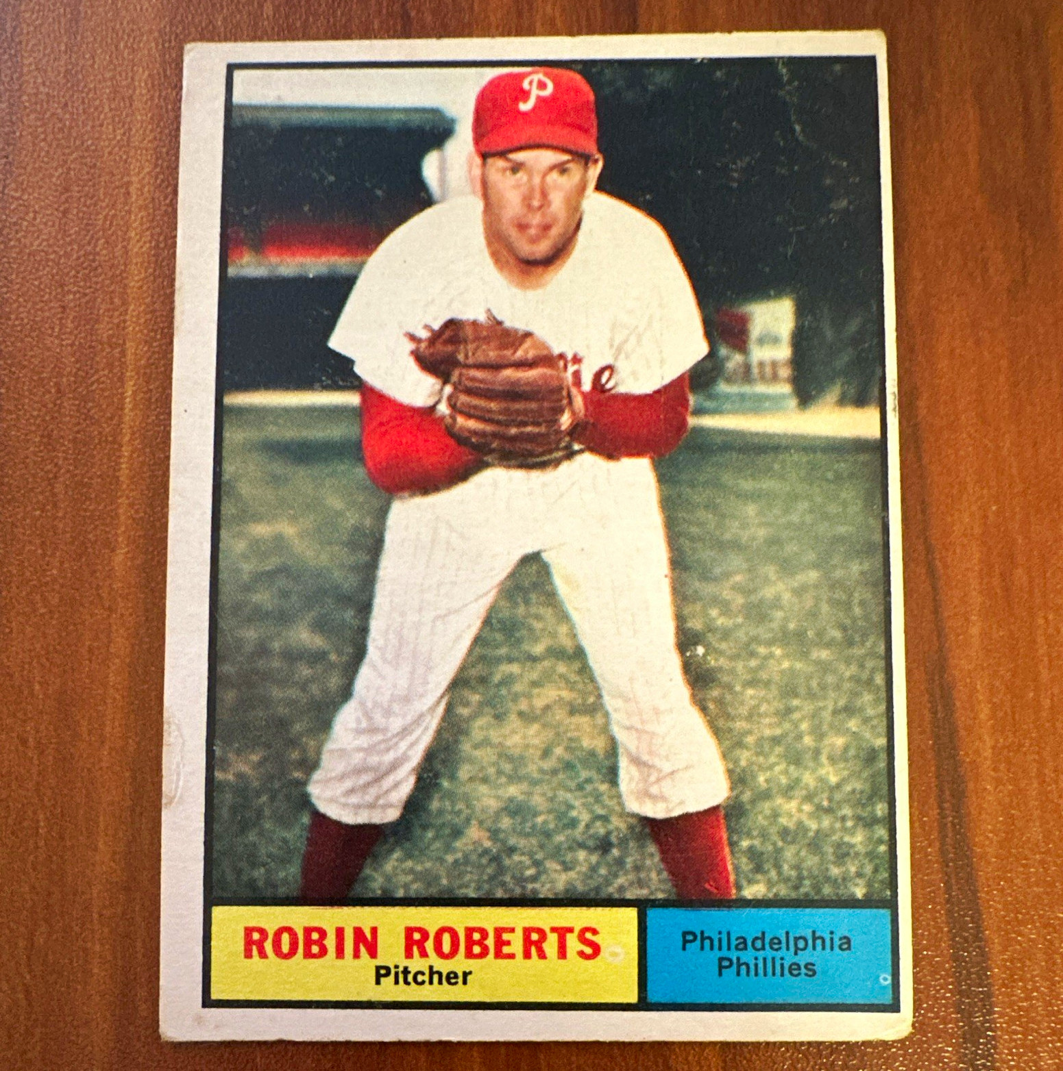 Topps 1961 Robin Roberts Base Set #20 Philadelphia Phillies Baseball Card Topps 1961 Robin Roberts Base Set #20 Philadelphia Phillies Baseball Card