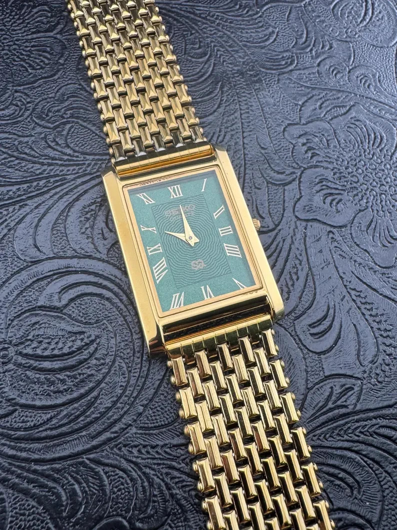 Vintage Seiko Quartz Tank Watch – Textured  Green Dial,