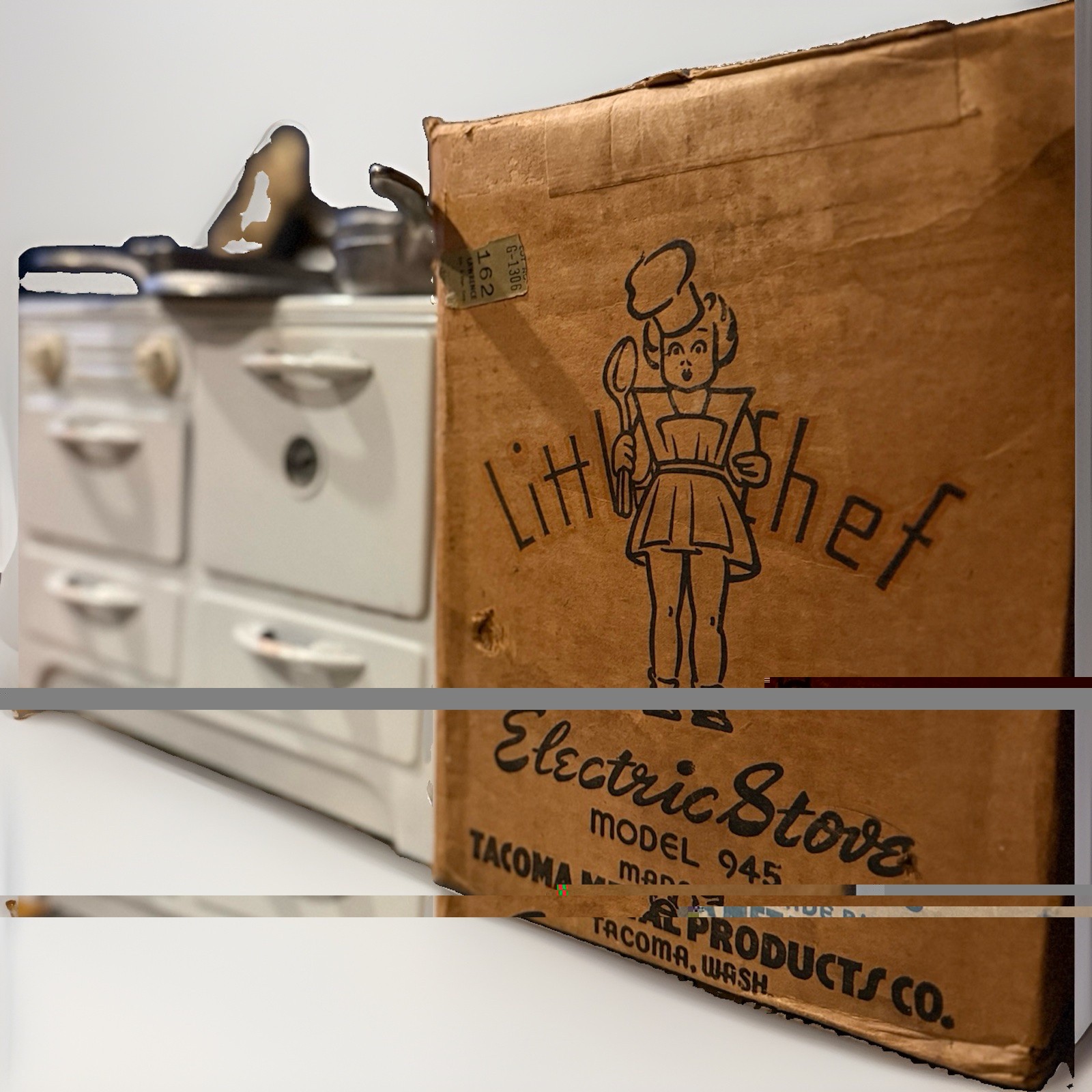 Vintage Little Chef Oven With Pots Working With Original Box