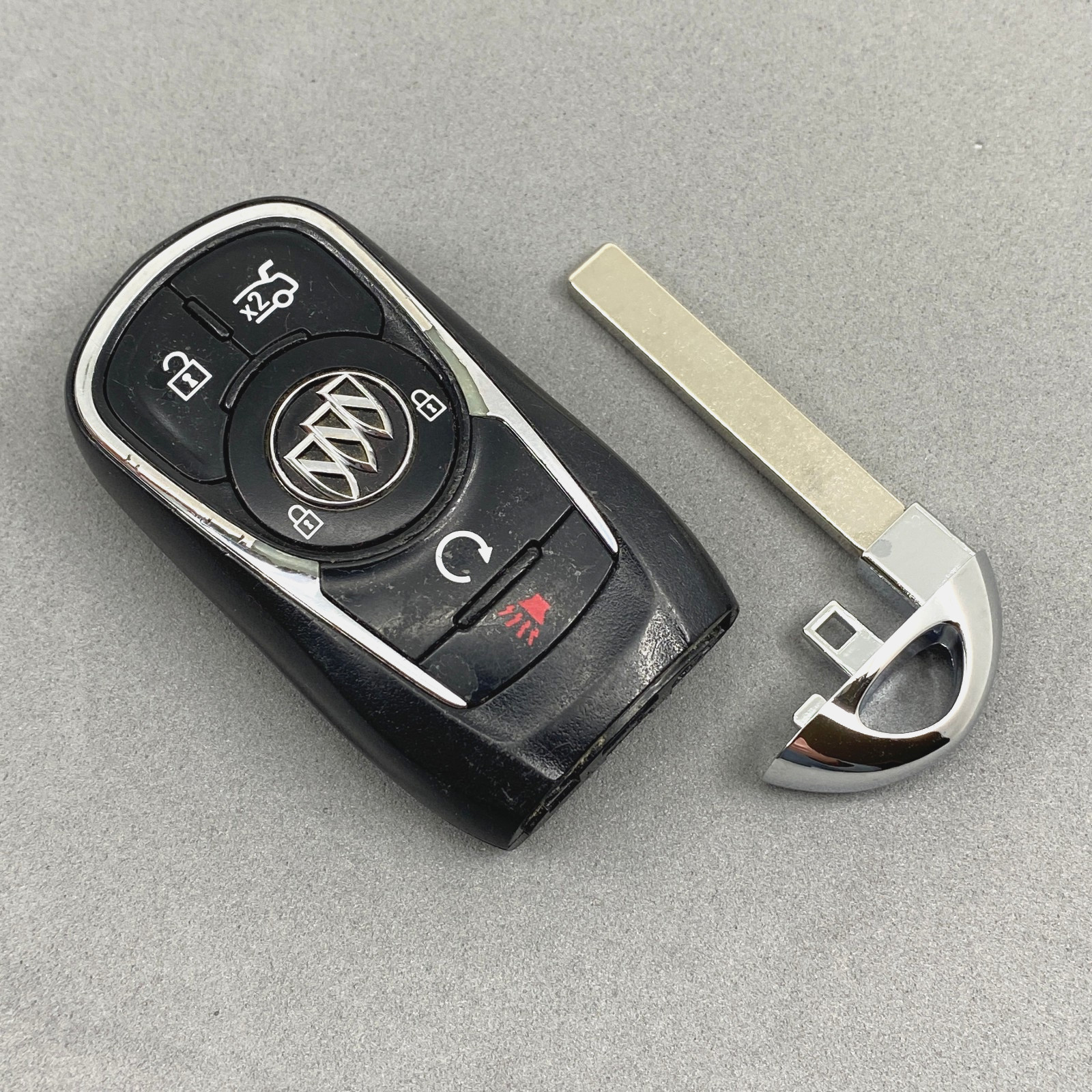 Unlocked OEM BUICK Lacrosse 2017-2019 HYQ4EA Key Fob Keyless Remote Start Worn