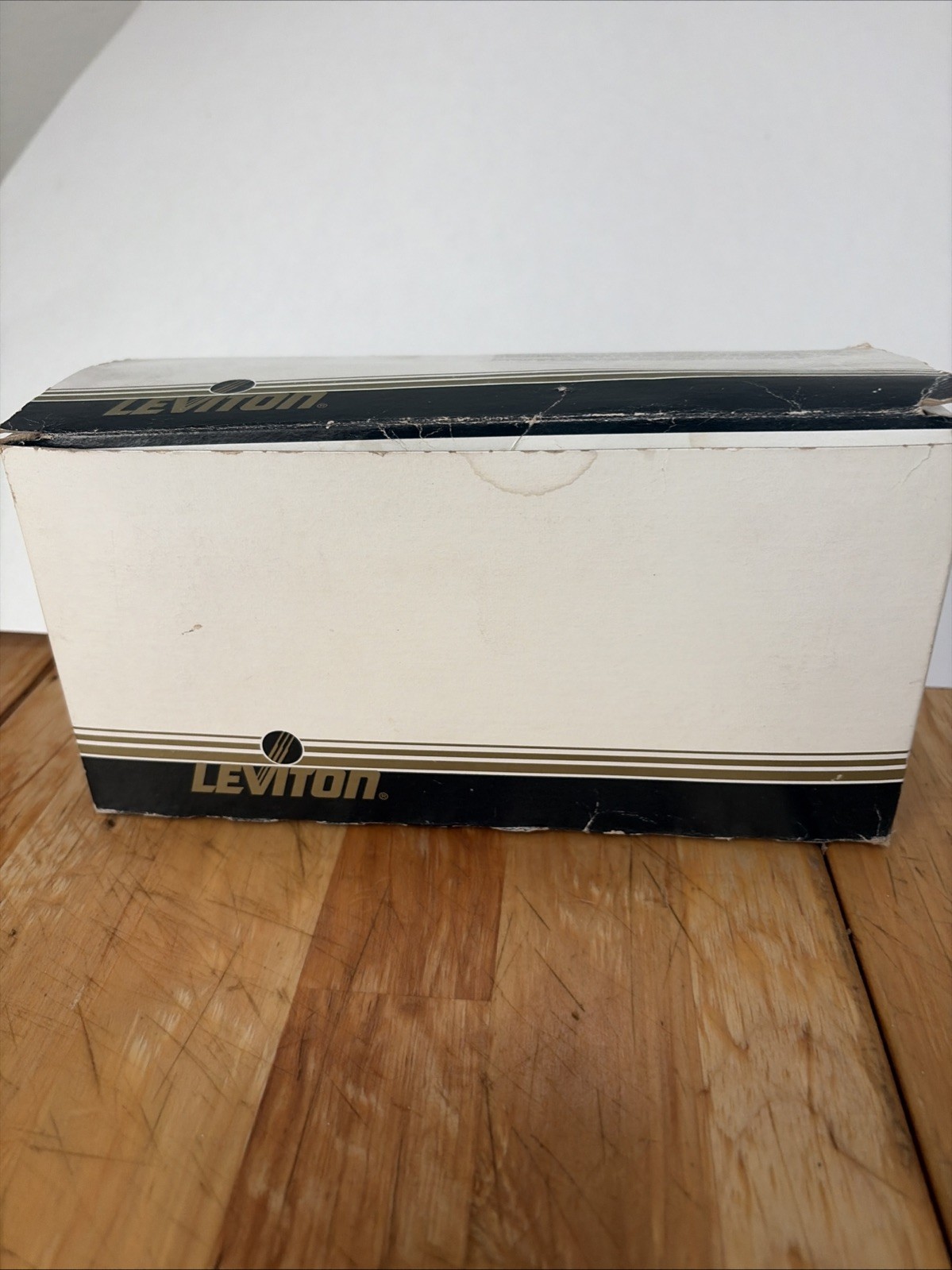 Leviton 5603-2A Decora Rocker 3 Way Grounding Switch Almond 120/277 V (6 Piece)