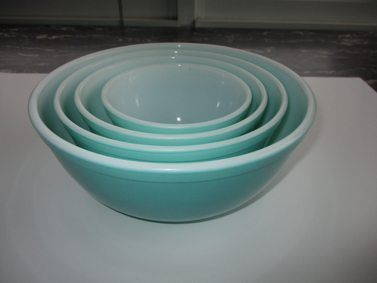 looks UNUSED Set of Four (4) TURQUOISE Robin Egg BLUE PYREX Nesting Bowls